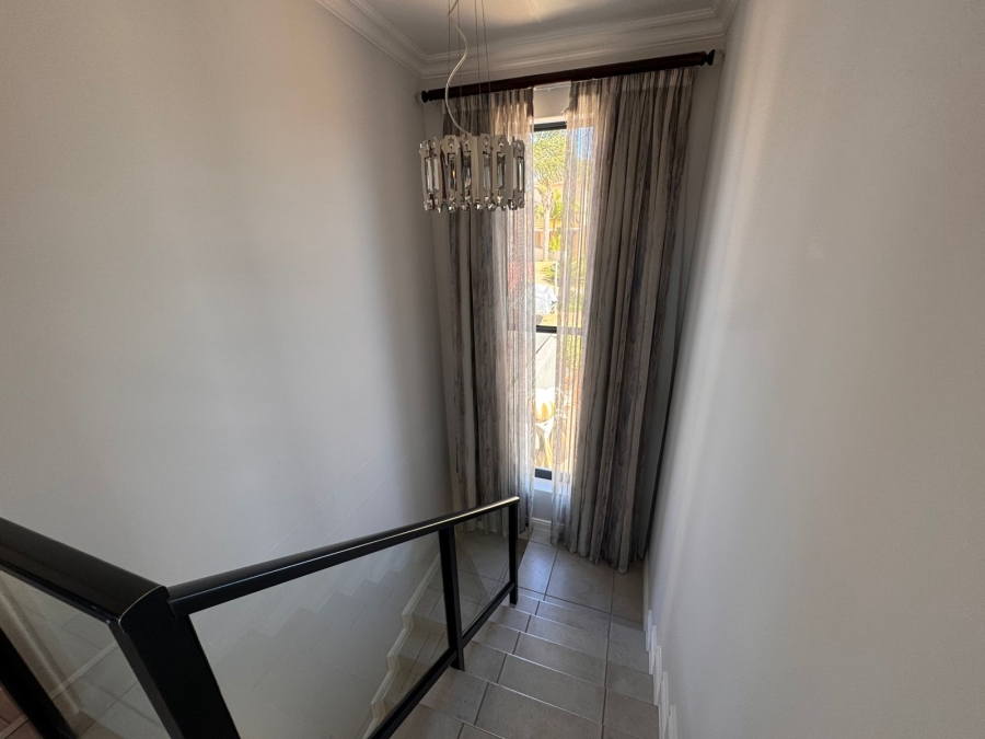 4 Bedroom Property for Sale in Hartenbos Heuwels Western Cape